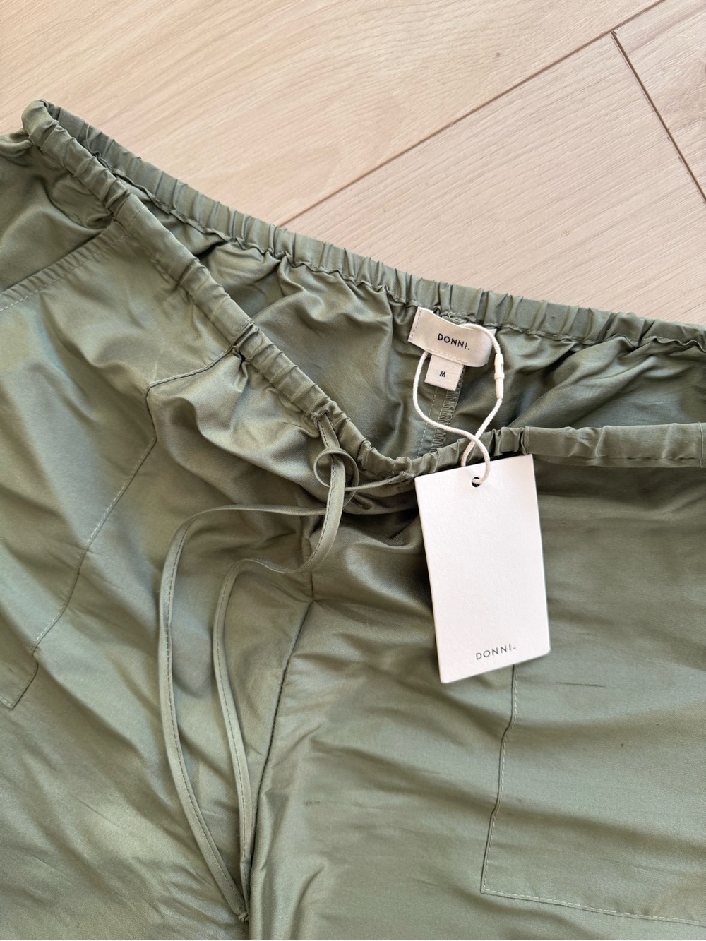 *SOLD* NWT DONNI Taffeta cargo pants in oregano - Picture 5 of 8